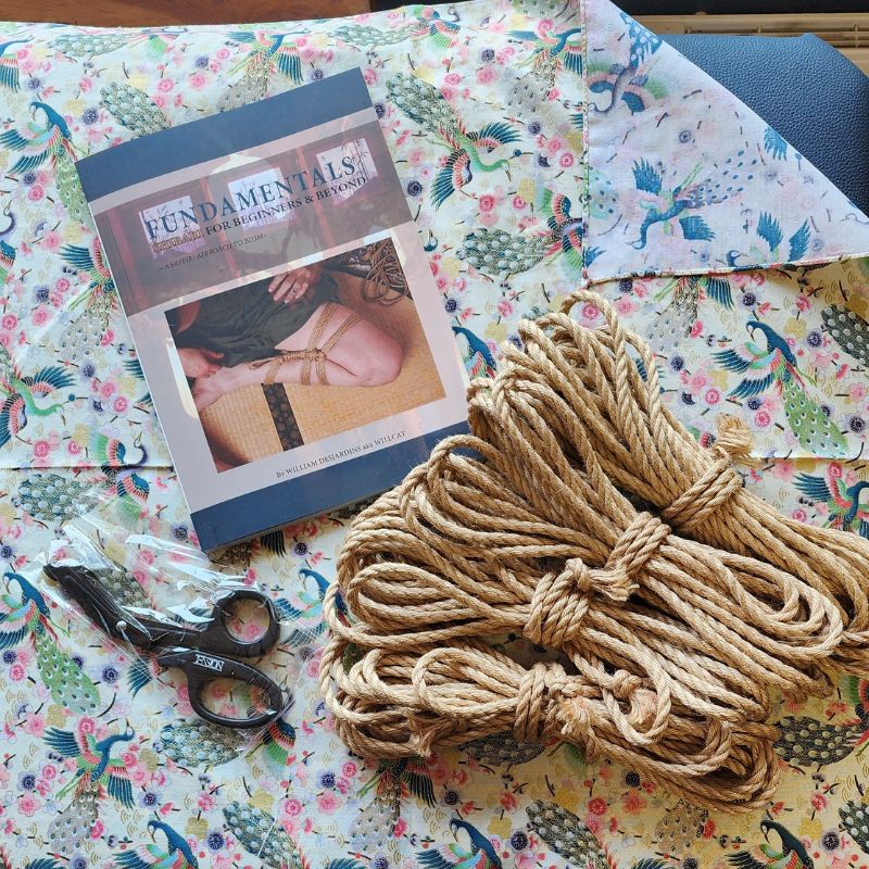 Shibari Essentials DELUX: Beginner's Rope Bondage Kit with Guide (Hardcover), Jute Ropes, Safety Scissors & Furoshiki