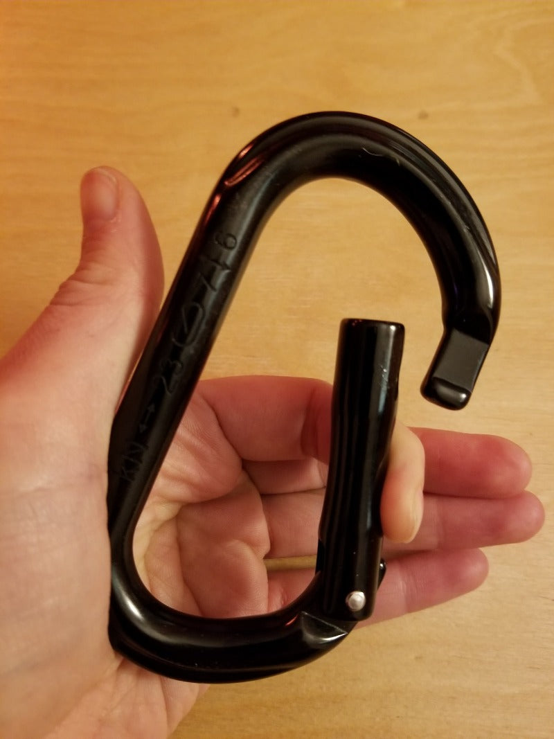 D-shaped carabiner