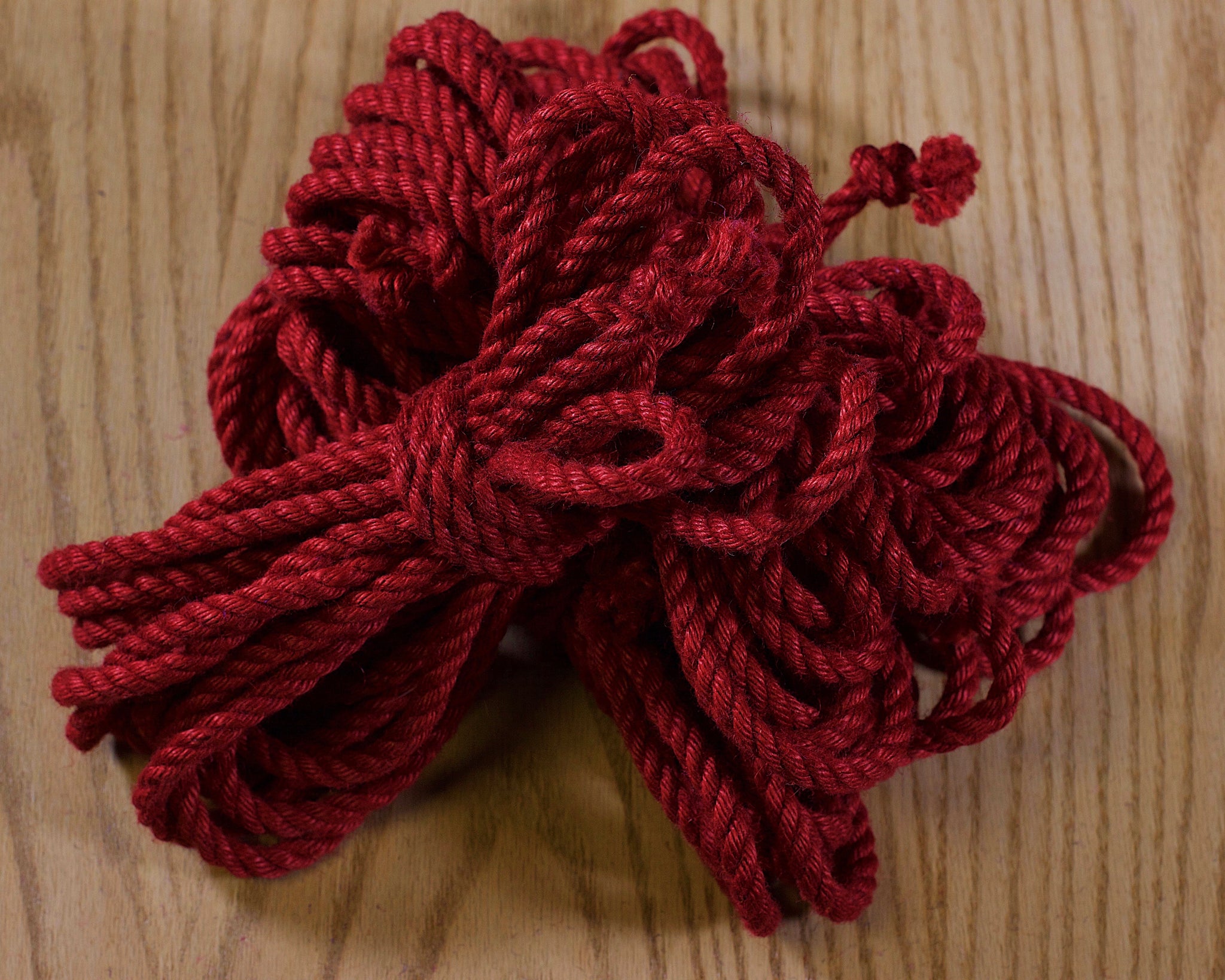 Red jute rope (treated, 6mm)
